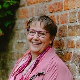 Kirsty Millar - Independent Celebrant